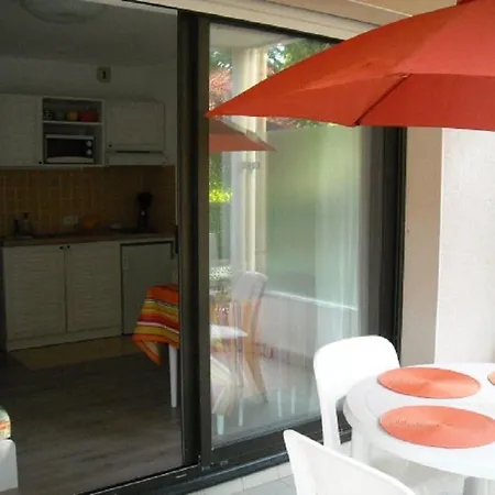 A 200 M De La 4 Couchages, Séparée Avec Grande Terrasse Vu Dégagée Sur Les Pins *